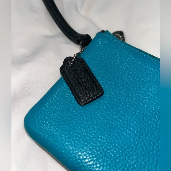 Coach wristlet - Picture 3 of 8